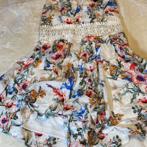 Floral Romper - Picture 3 of 4